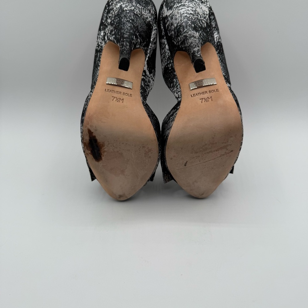 Badgley Mischka Platform Peep Toes Metallic Silver-Black Bow Heels Size 7.5 M - Picture 15 of 16